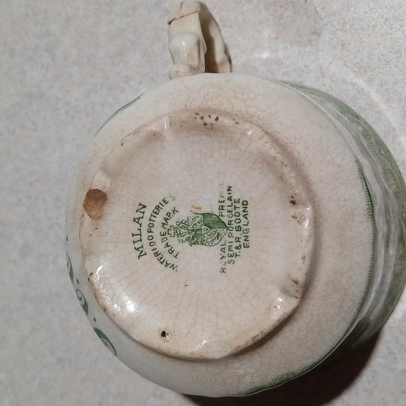 Tea cup and saucer - Picture 2 of 3